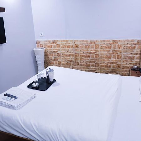 Mannat Stay Hotel - Laxmi Nagar Neu-Delhi Exterior foto