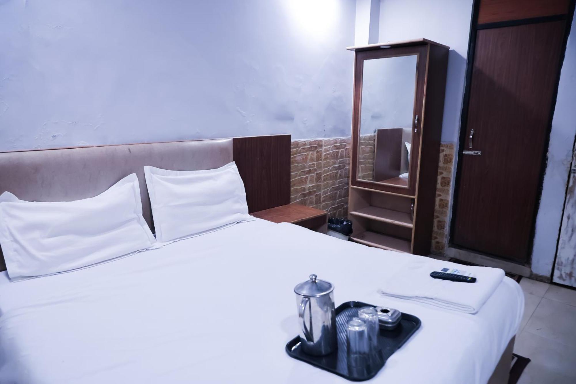 Mannat Stay Hotel - Laxmi Nagar Neu-Delhi Exterior foto