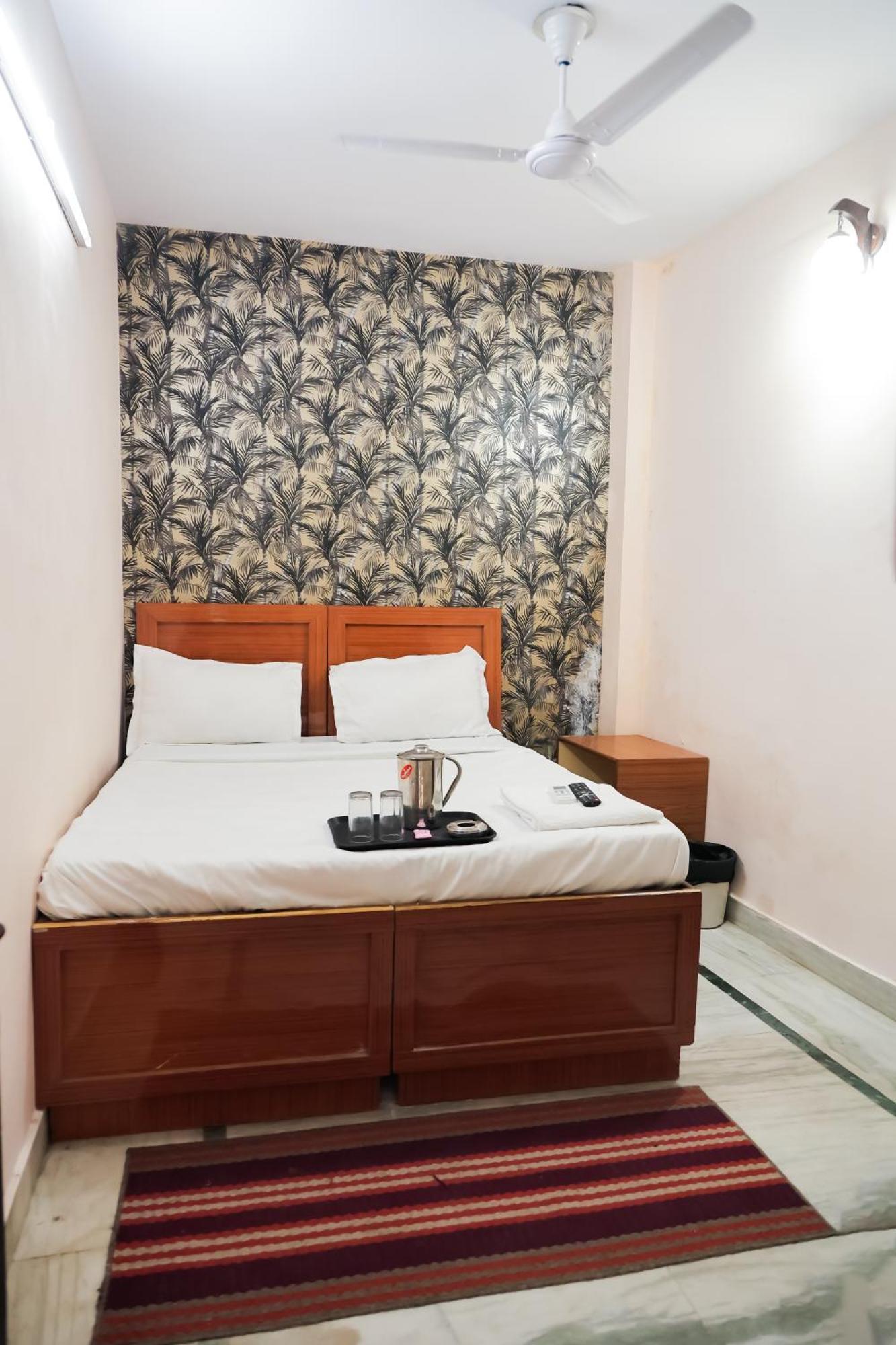 Mannat Stay Hotel - Laxmi Nagar Neu-Delhi Exterior foto