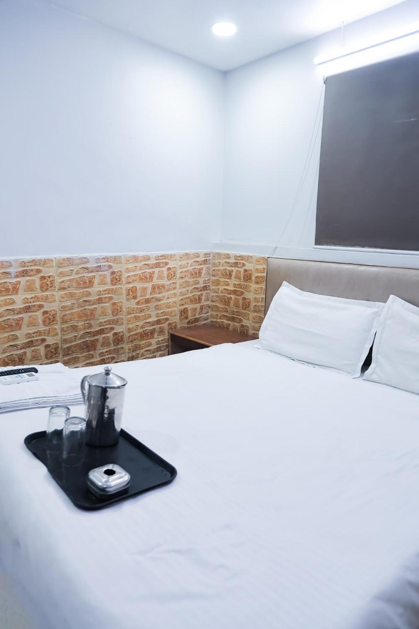 Mannat Stay Hotel - Laxmi Nagar Neu-Delhi Exterior foto
