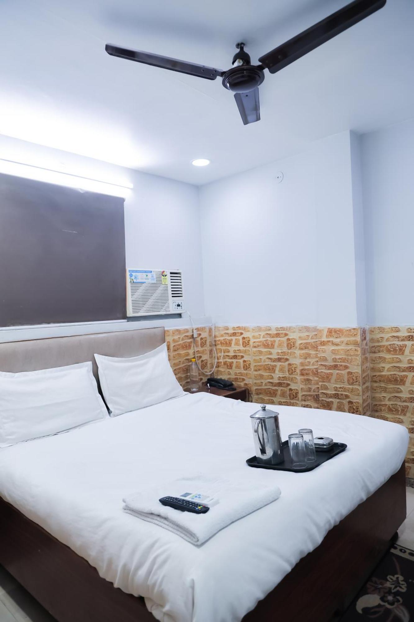 Mannat Stay Hotel - Laxmi Nagar Neu-Delhi Exterior foto