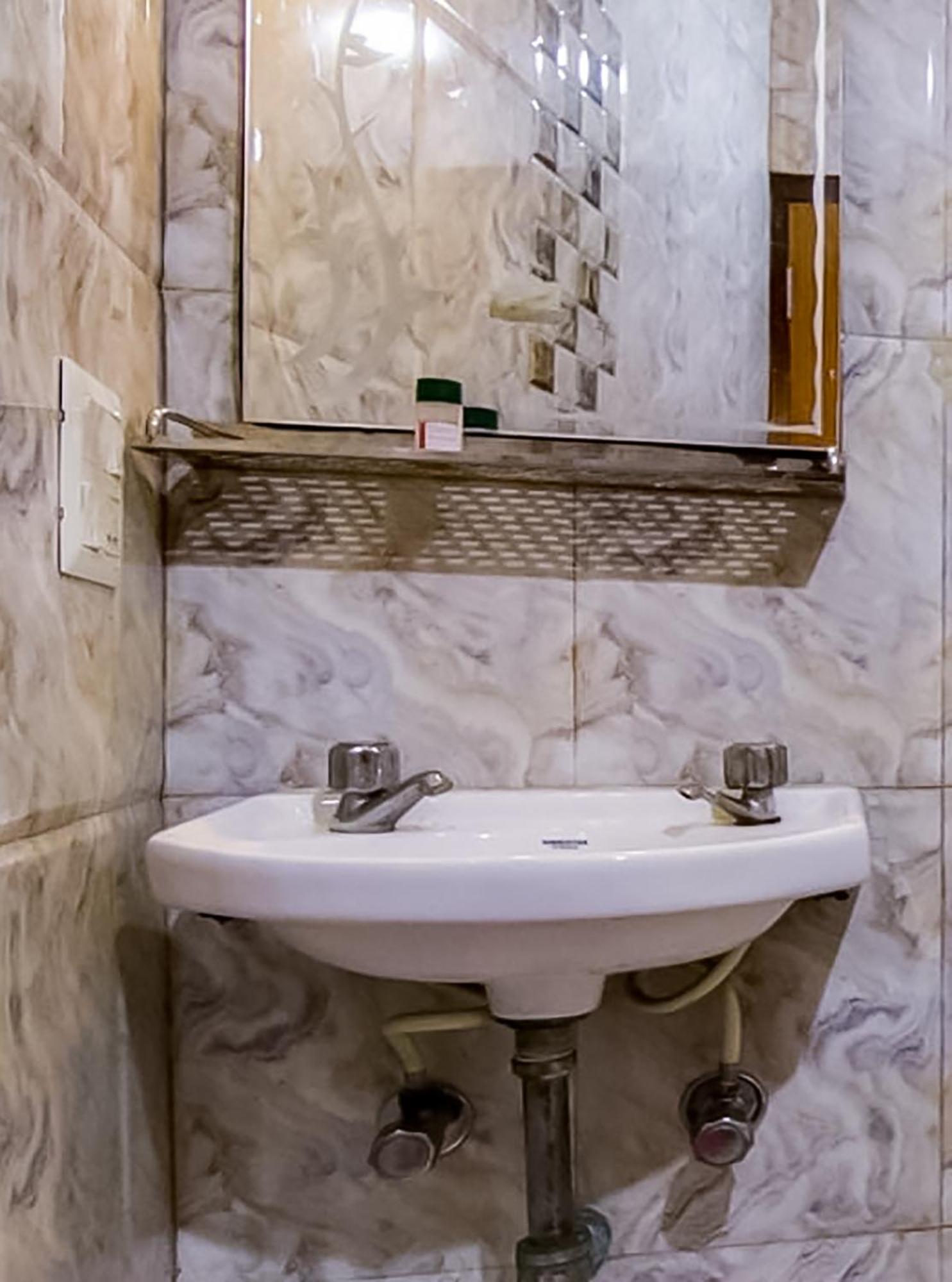 Mannat Stay Hotel - Laxmi Nagar Neu-Delhi Exterior foto